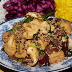 蘑菇油豆腐的做法[图]