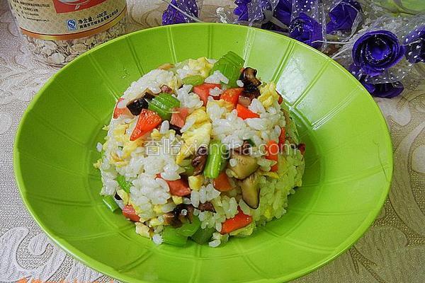 香菇西芹蛋炒饭