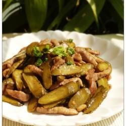 酸黄瓜炒肉丝的做法[图]