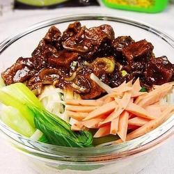 豆丁炸酱面的做法[图]