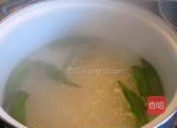 虾仁秋葵炒乌冬的做法图解2
