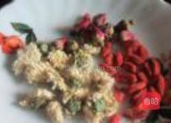 菊花构杞茶的做法图解1