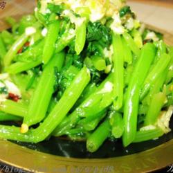 蒜蓉拌茼蒿的做法[图]