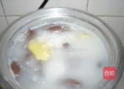 猪红韭菜粥的做法图解3