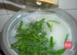 猪红韭菜粥的做法图解6