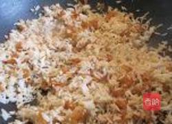 鸡蛋虾米生菜炒饭的做法图解7