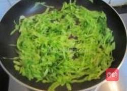 茄汁年糕包菜的做法图解4