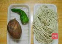 蒜香红薯焖面的做法图解1