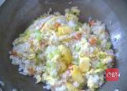 菠萝炒饭的做法图解4