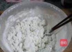 包菜烹汤团的做法图解2