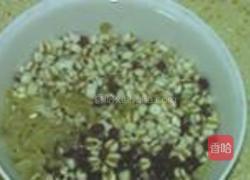 薏米红豆浓浆的做法图解2