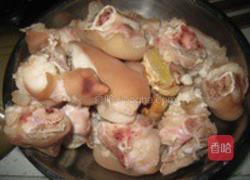 酒香猪蹄煲的做法图解1