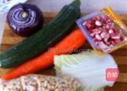 彩丁炒饭的做法图解1