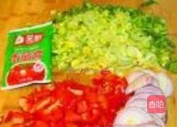 芹菜红椒炒面的做法图解1