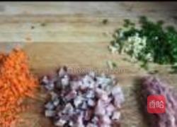腊肉香葱烧卖的做法图解3