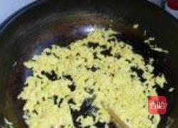 韭菜鸡蛋海米合子的做法图解2