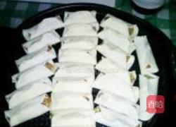 荸荠肉锅贴的做法图解3