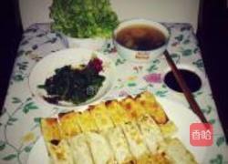 荸荠肉锅贴的做法图解5