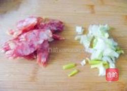 腊味什锦炒饭的做法图解2