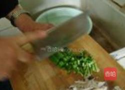 墨鱼韭菜面的做法图解5