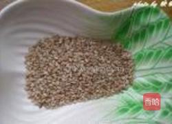 芝麻香芋焖饭的做法图解3