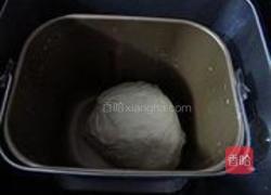 土豆养生面包的做法图解2