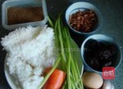 小鱼粉炒饭的做法图解1