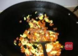 鸡肉肠咸蛋炒饭的做法图解5