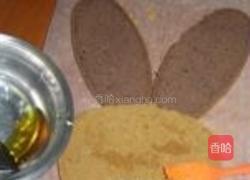 蝴蝶结害羞兔蛋糕的做法图解3