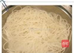 蚝油肉丝炒面的做法图解1