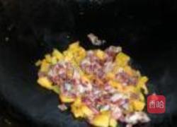 南瓜香肠炒饭的做法图解4