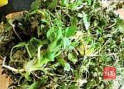 荠菜猪肉水饺的做法图解1