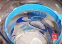 柠檬蜂蜜冰红茶的做法图解3