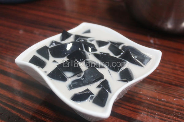 牛奶龟苓膏