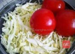 番茄虾皮包菜面疙瘩的做法图解1