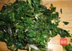 蒲公英肉锅贴的做法图解3