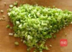 西芹猪肉紫米水饺的做法图解5
