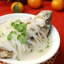 萝卜鲫鱼汤的做法[图]