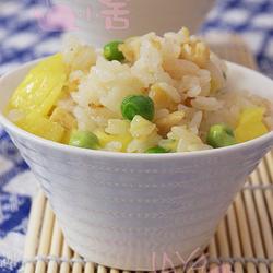 菠萝鸡肉炒饭的做法[图]