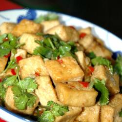 剁椒香菜豆腐的做法[图]