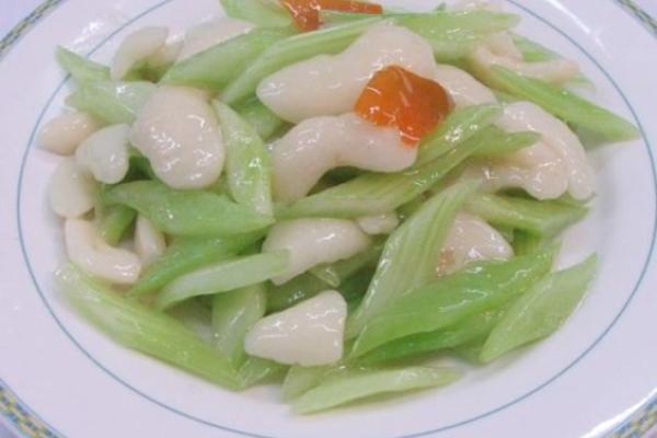 西芹炒菱角