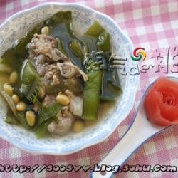 排骨裙带黄豆汤的做法[图]