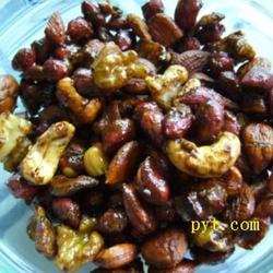 奶香四色糖坚果的做法[图]