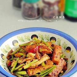 芹菜豆干炒鱿鱼须的做法[图]