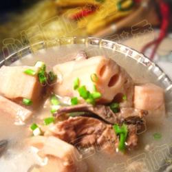 大骨炖湖藕的做法[图]