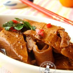 玉兰笋干烧肉的做法[图]