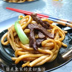黑椒牛柳炒乌冬面的做法[图]