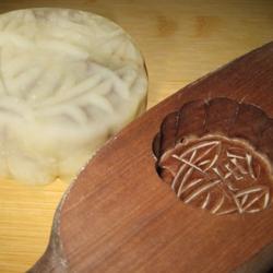 冰皮豆沙月饼的做法[图]