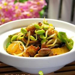 豆芽炒双菌的做法[图]
