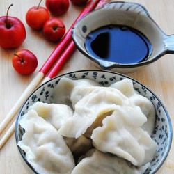 芹菜白菜猪肉馅儿饺子的做法[图]